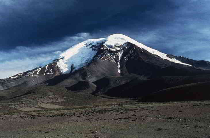 Il Y A Une Montagne Qui Est En Fait Plus élevée Que Le Mont